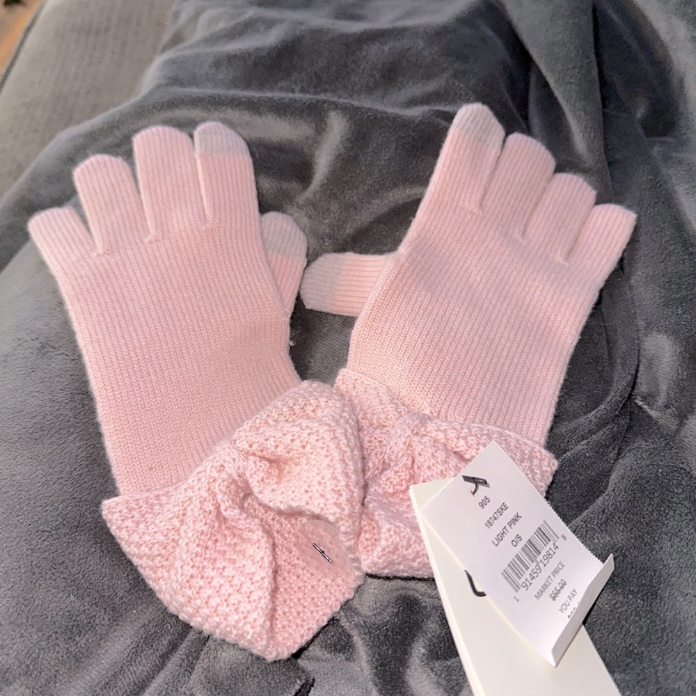 Women’s Pink ugg gloves NWT
